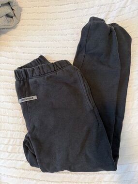 ESSENTIALS FEAR OF GOD Black Sweatpants - Comfortable Everyday Bottoms